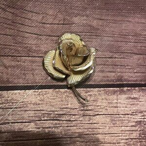 Vintage Gold Rose Blooming Flower Pin Brooch